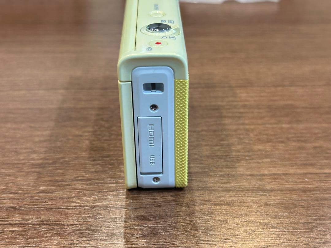 美品 CASIO EXILIM デジカメ EX-ZR70 イエロー