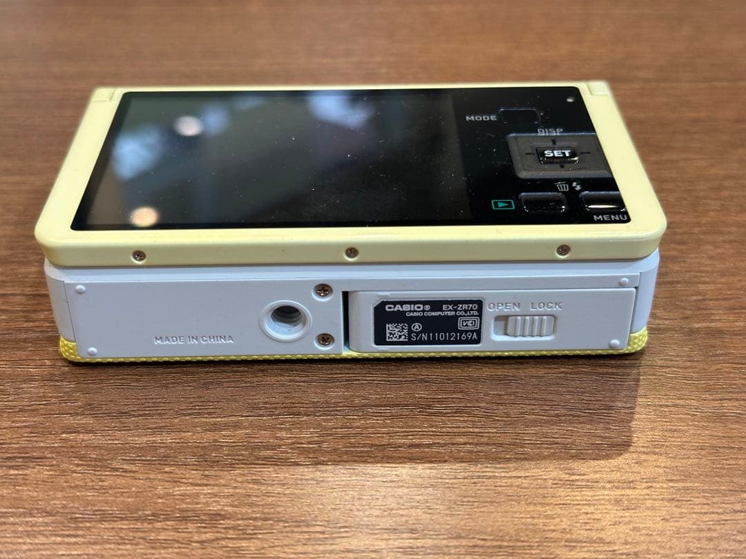 美品 CASIO EXILIM デジカメ EX-ZR70 イエロー