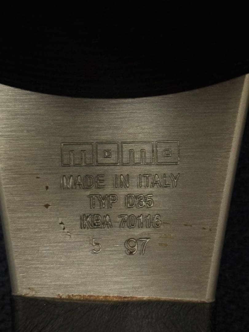 Momo ステアリング・ハンドル 直接取りに来れる方は1万円でお譲り致します