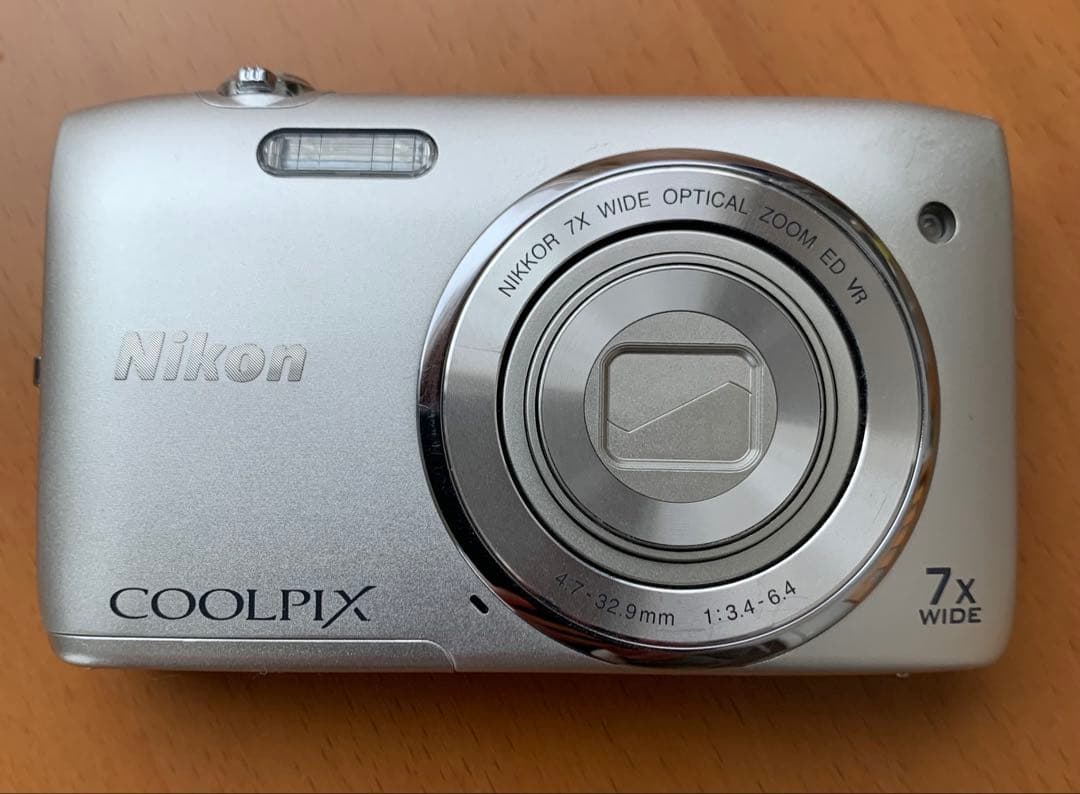 Nikon COOLPIX S3500 デジタルカメラ シルバー