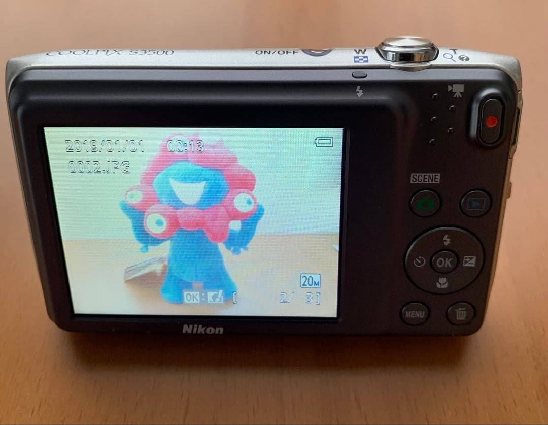 Nikon COOLPIX S3500 デジタルカメラ シルバー