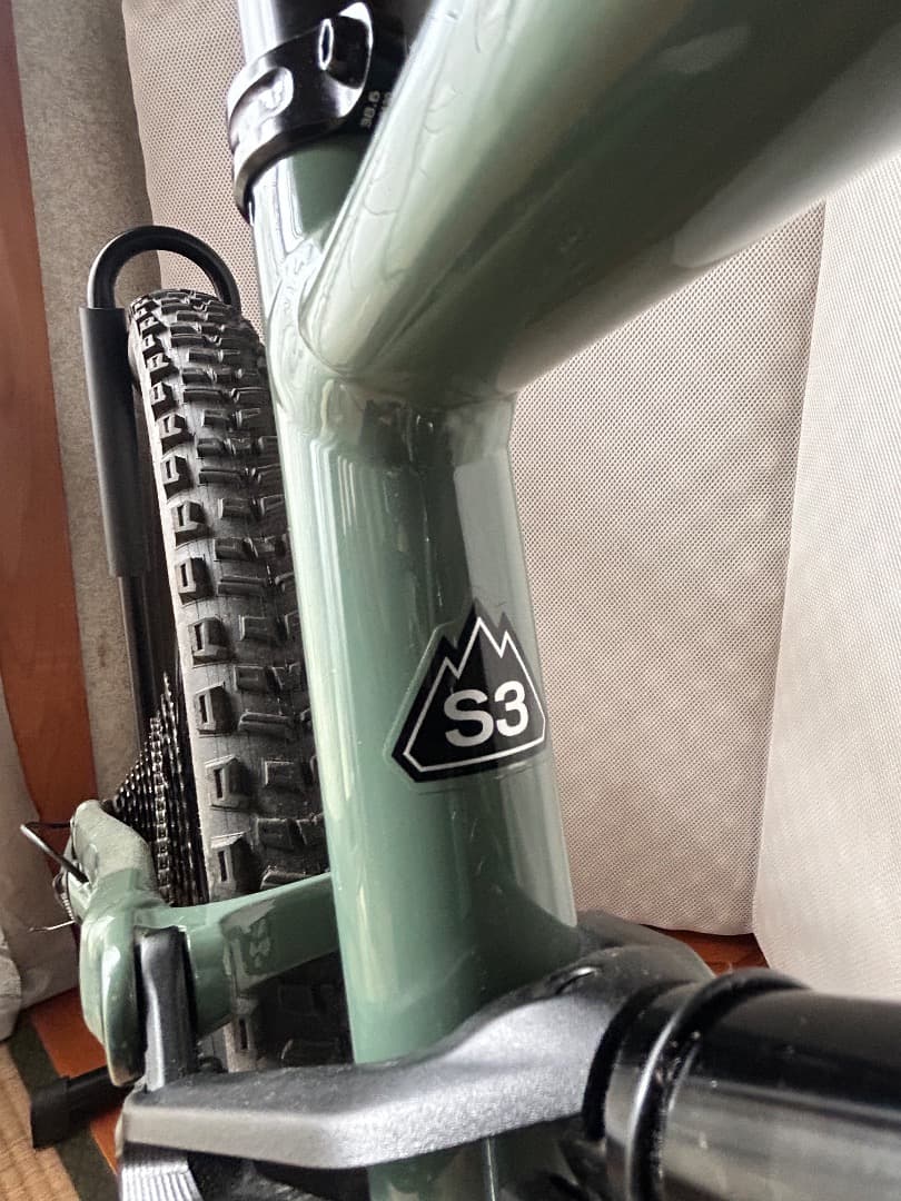 林Stumpjumper Alloy　MTBフルサス　29（サイズS3）