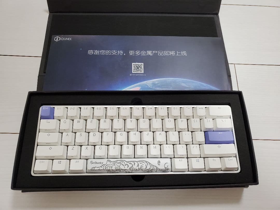 DUCKY × IQUNIX キーボード 【静音赤軸】