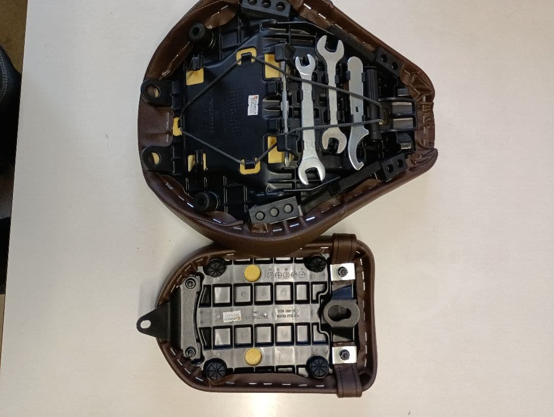 ホンダレブル250Sエディション純正シート