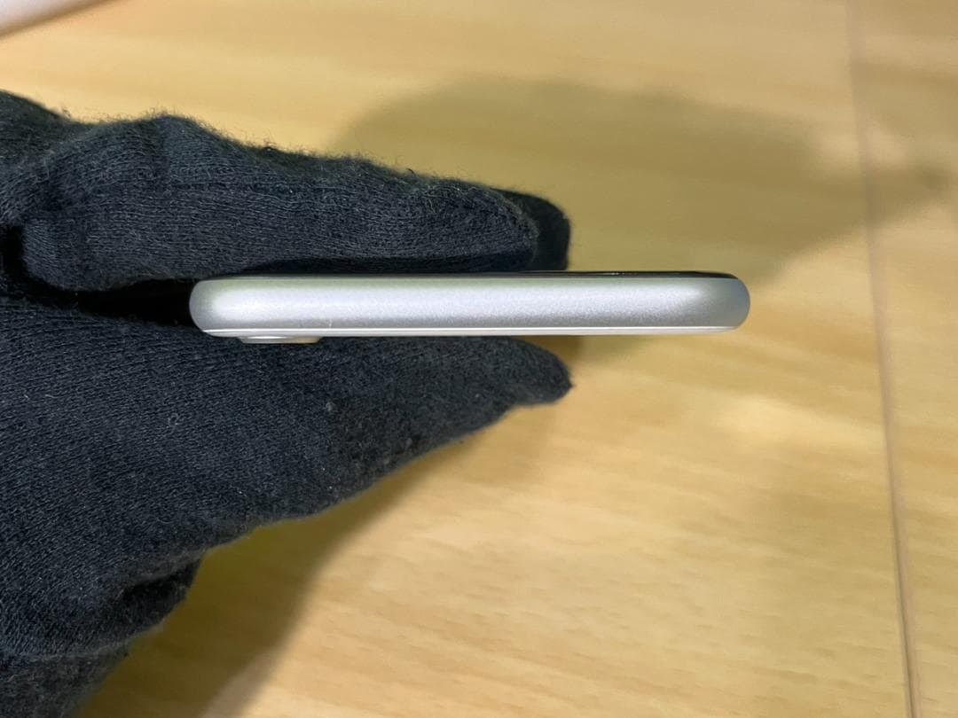 iPhoneSE 第2世代 ホワイト 64GB シムフリー 動作確認済　美品