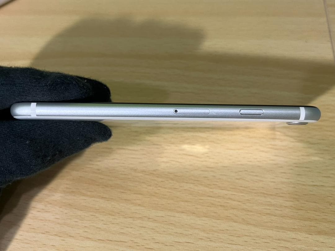 iPhoneSE 第2世代 ホワイト 64GB シムフリー 動作確認済　美品