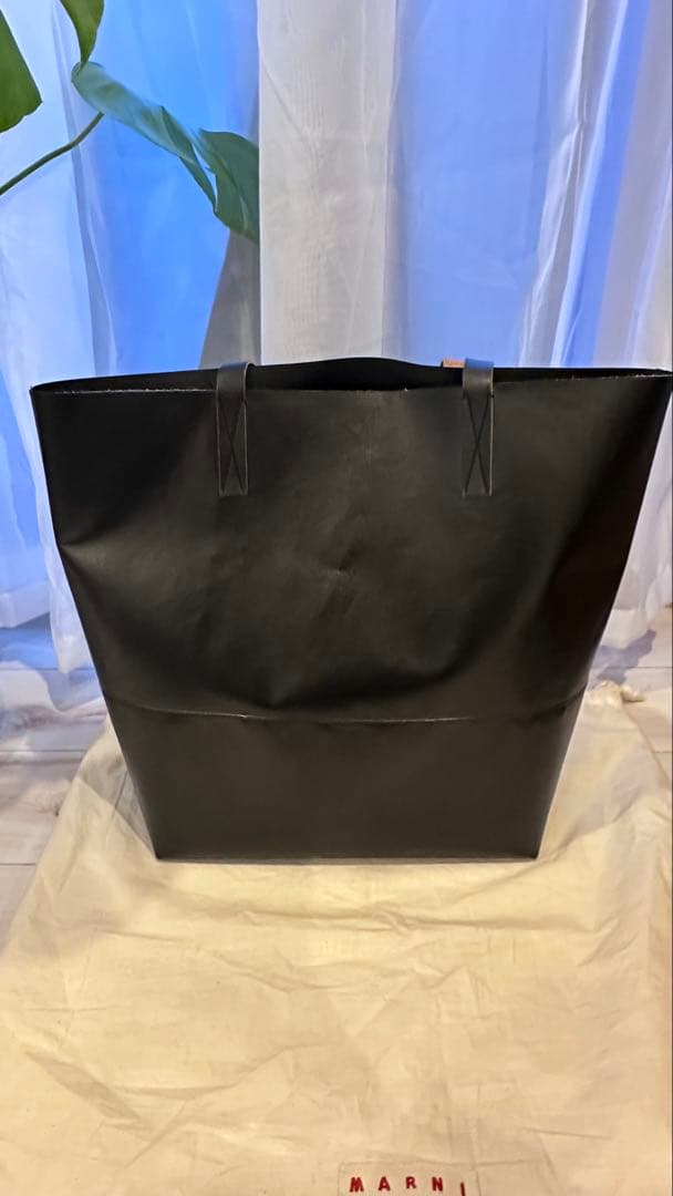 MARNI マルニ ブラック トートバッグ SHMQ0037A1 P5769