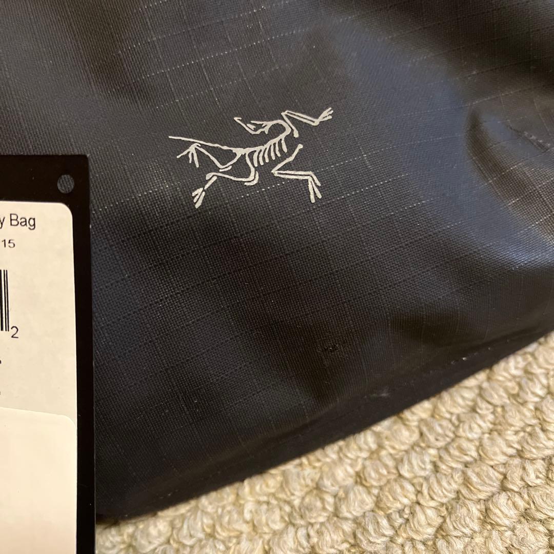 ARC'TERYX GRANVILLE CROSSBODY BAG 黒