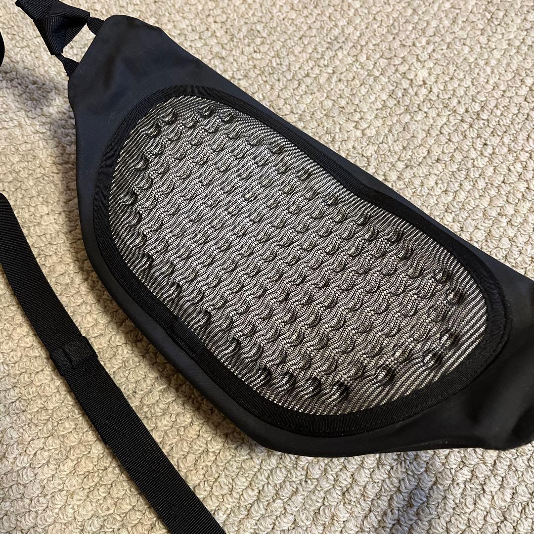 ARC'TERYX GRANVILLE CROSSBODY BAG 黒