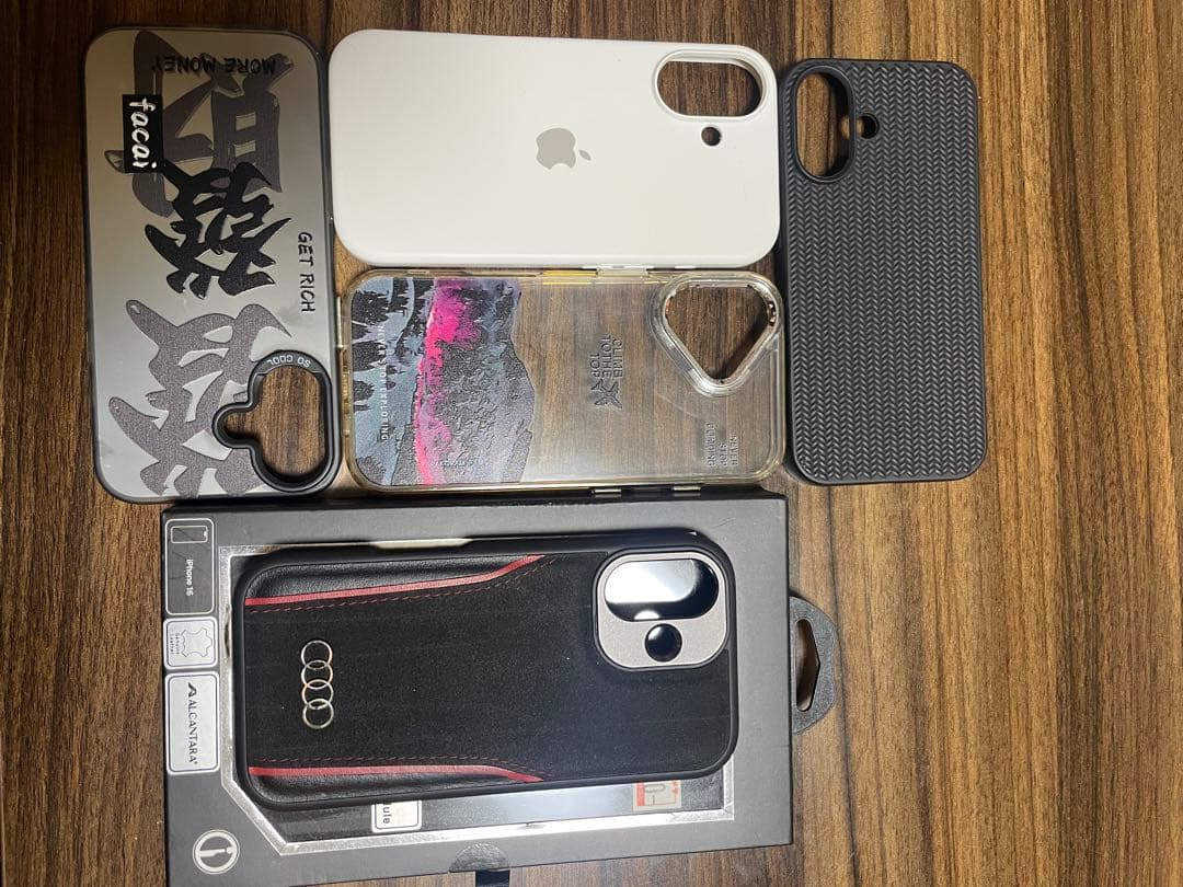 [値下げ中] iPhone 16 Simフリー128gb 本体+スマホカバー5個