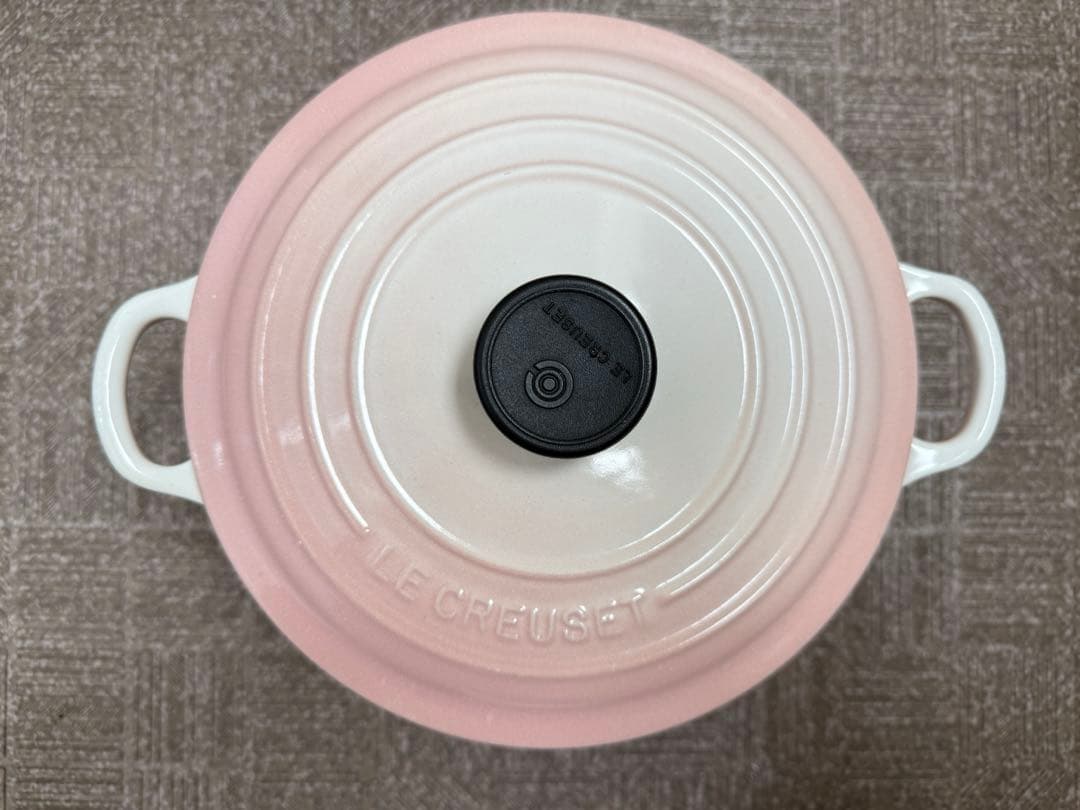 ル・クルーゼ ココット・ロンド 20cm パウダーピンク 両手鍋　レア