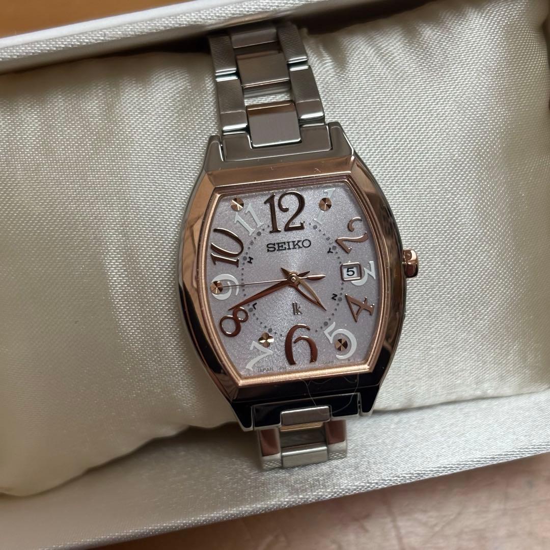 【新品】SEIKO LUKIA SSVW214 ソーラー電波　腕時計