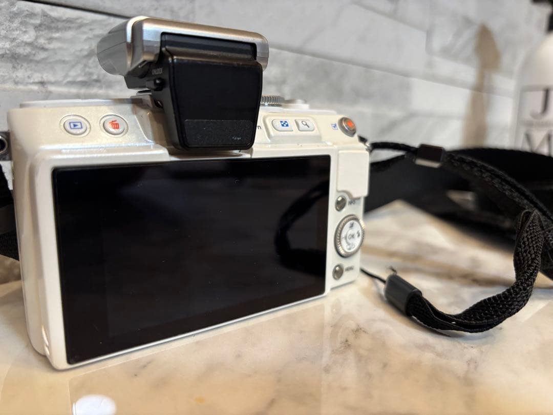 デジタル一眼カメラ OLYMPUS PEN Lite E-PL6 ホワイト