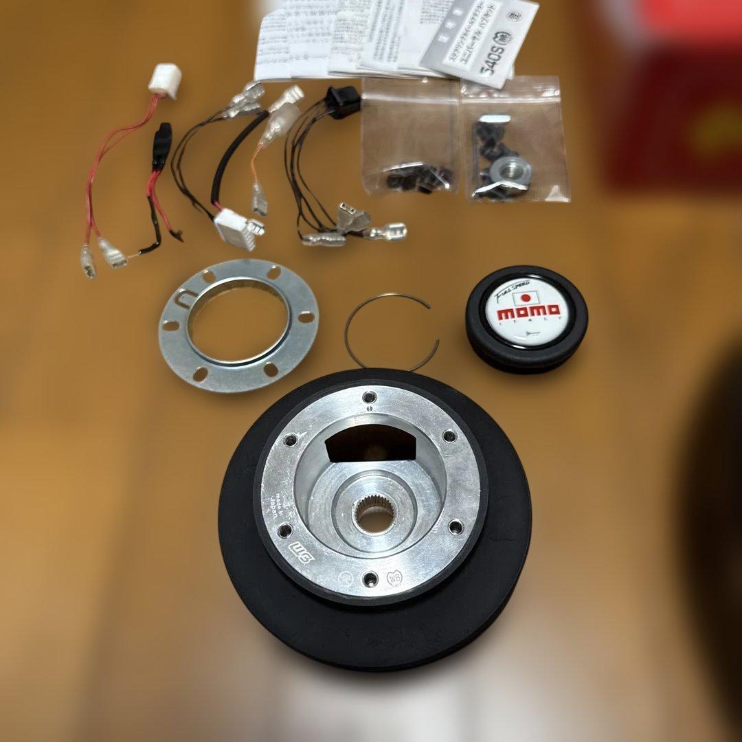 MOMO Full Speed 328φ + ボス 540S + ホーンリング