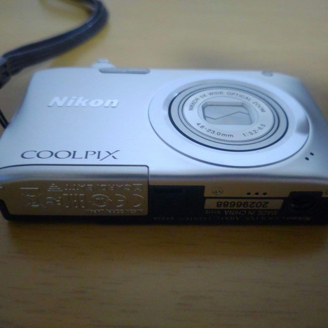 Nikon COOLPIX コンパクトデジタルカメラ シルバー