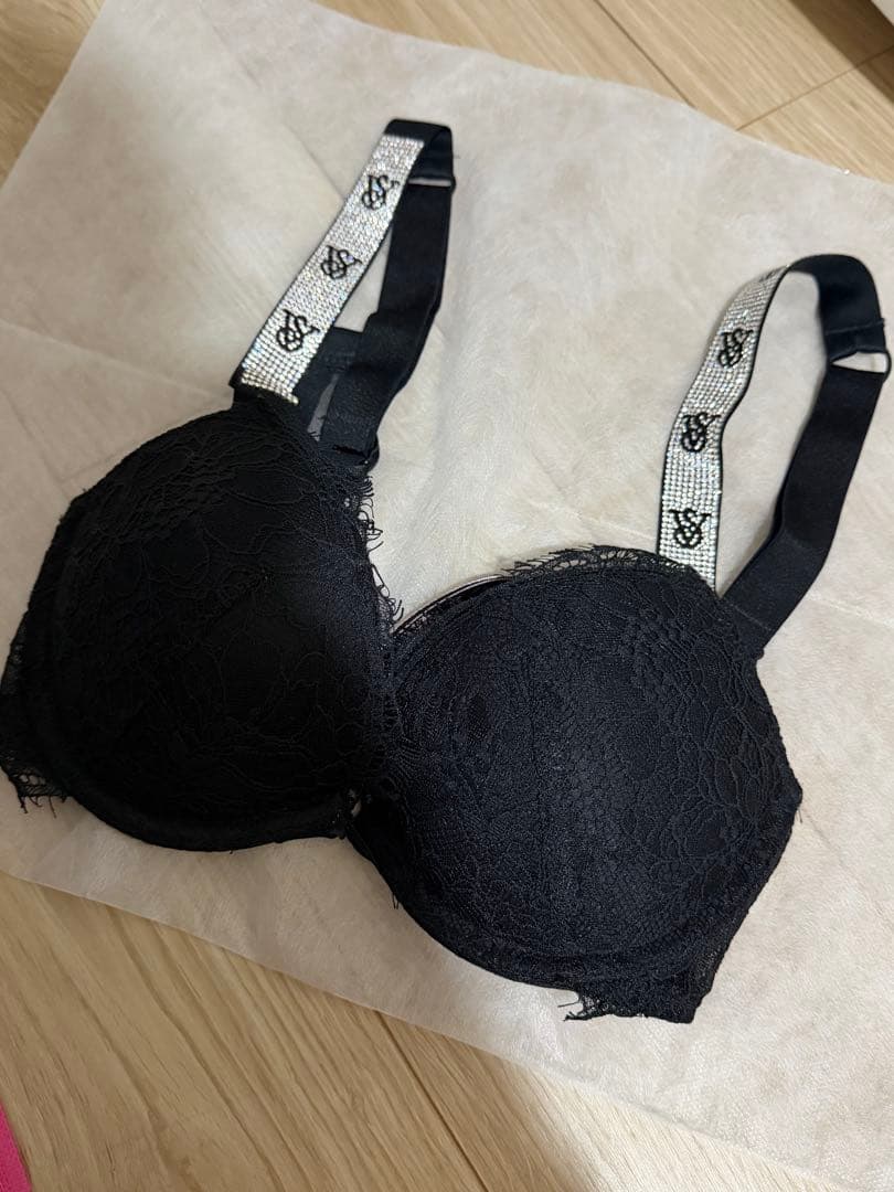 Victoria’s Secret 新品 ストーンストラップ レースブラ 34A