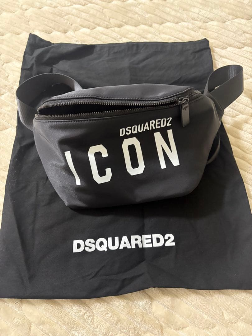 DSQUARED2 ユニセックスボディバッグ