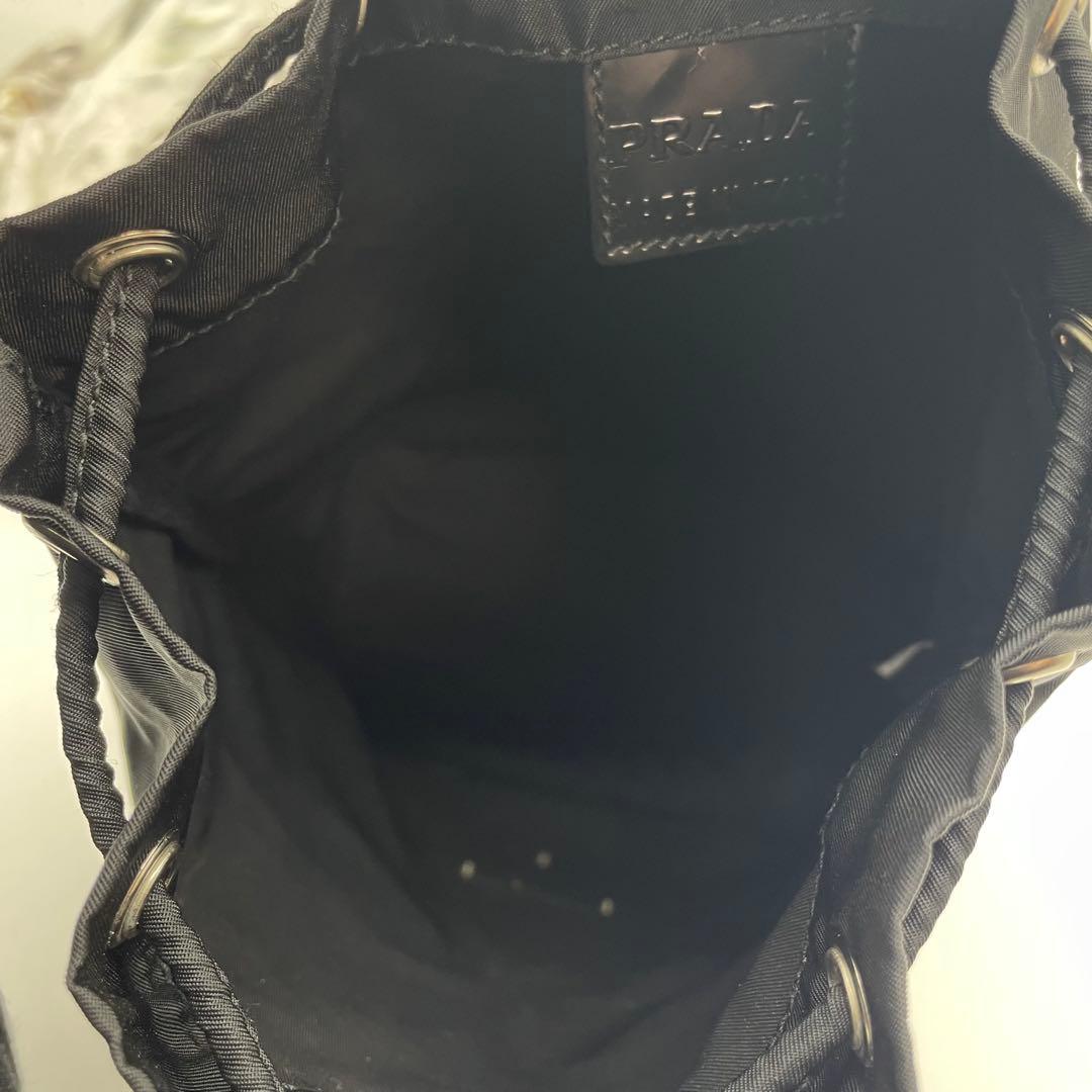 美品　プラダ　三角ロゴ　ポーチ　巾着　ブラック　ナイロン