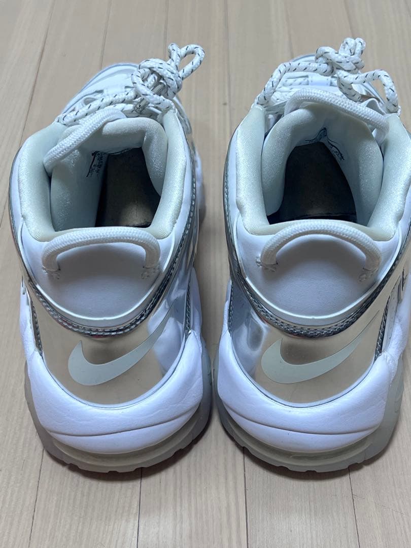 Nike Air More Uptempo ホワイト/クローム