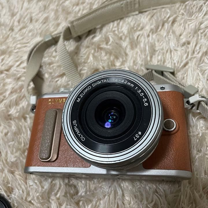 OLYMPUS E−PL8 E-PL8 BROWN ミラーレス一眼　SDカード付