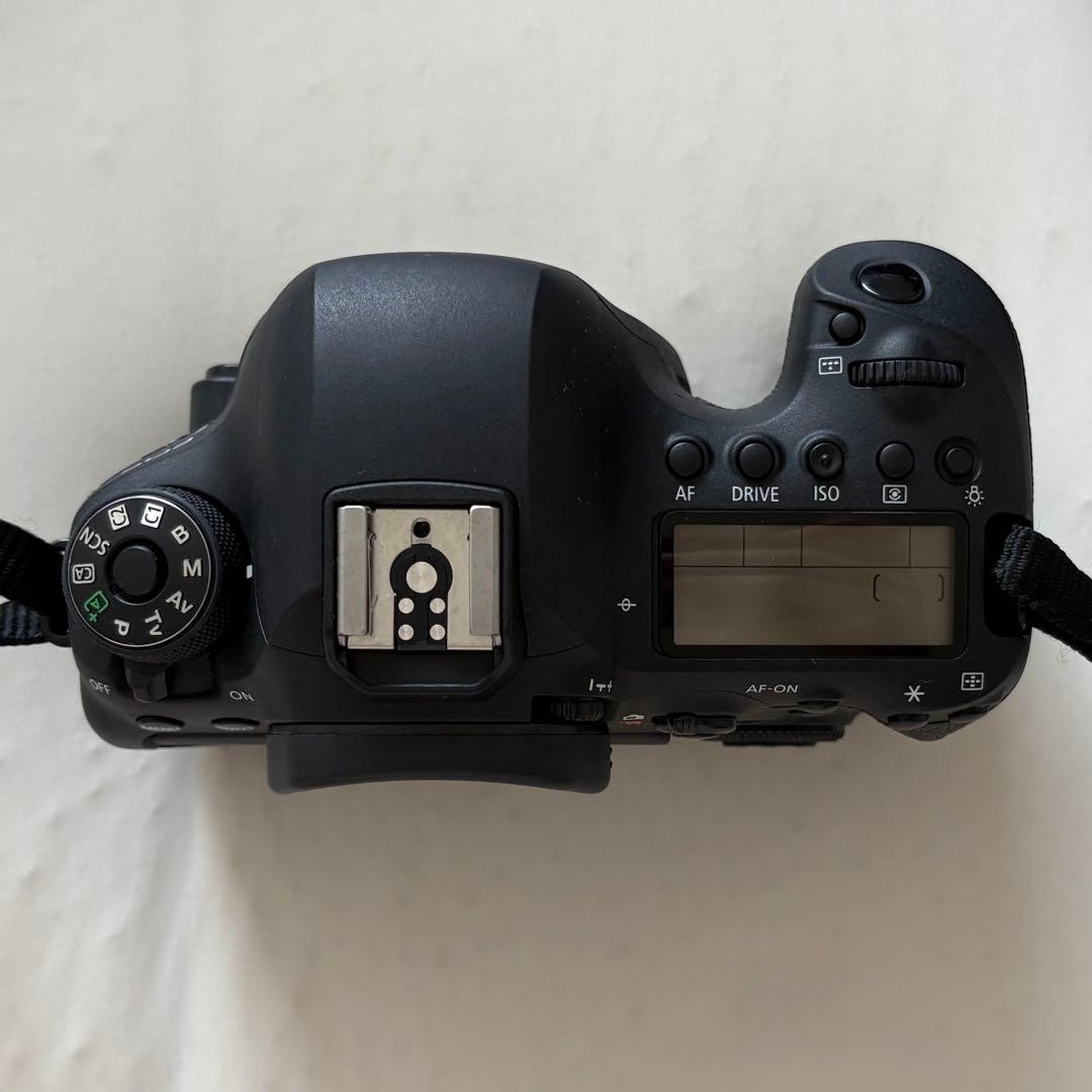 EOS 6D Mark II ボディー