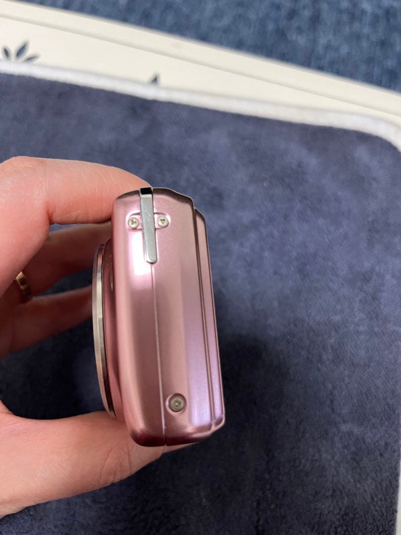 フジフィルム FinePix F70EXR ピンク