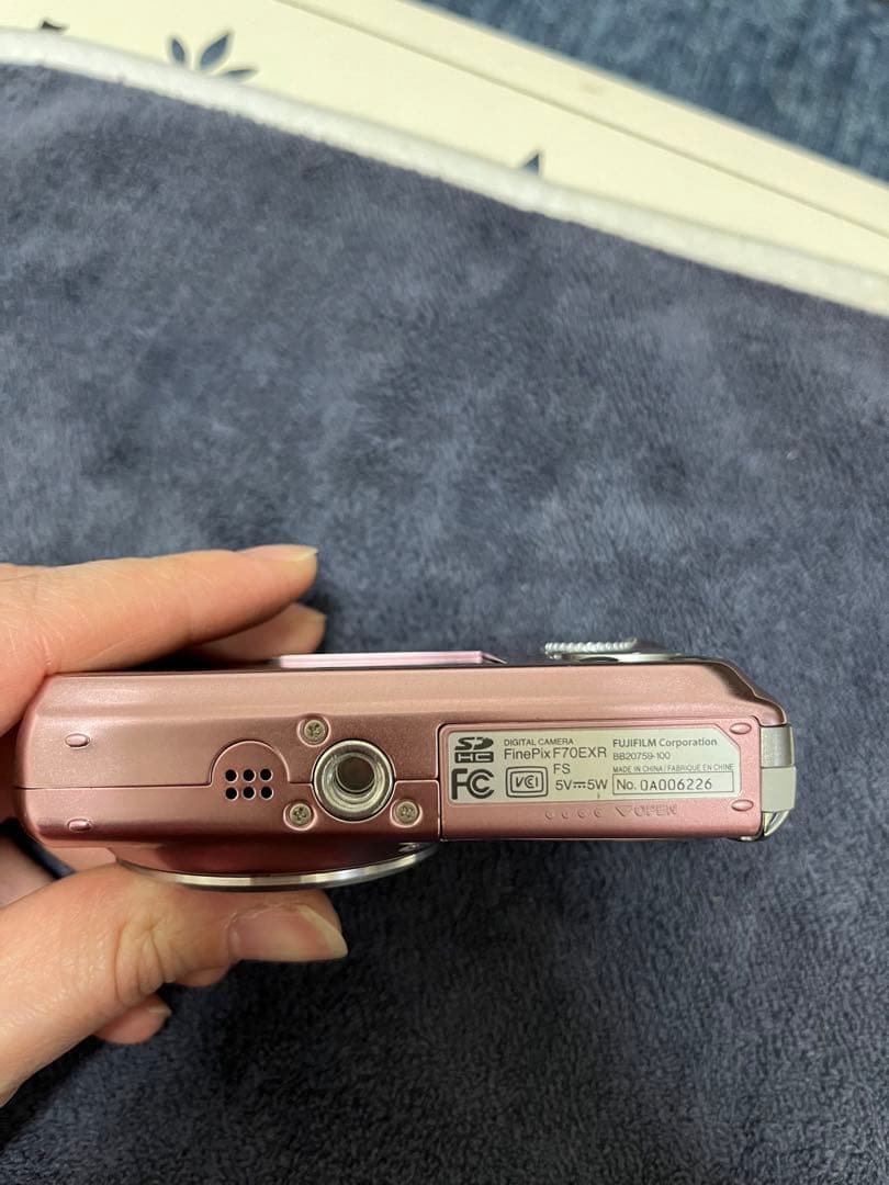 フジフィルム FinePix F70EXR ピンク