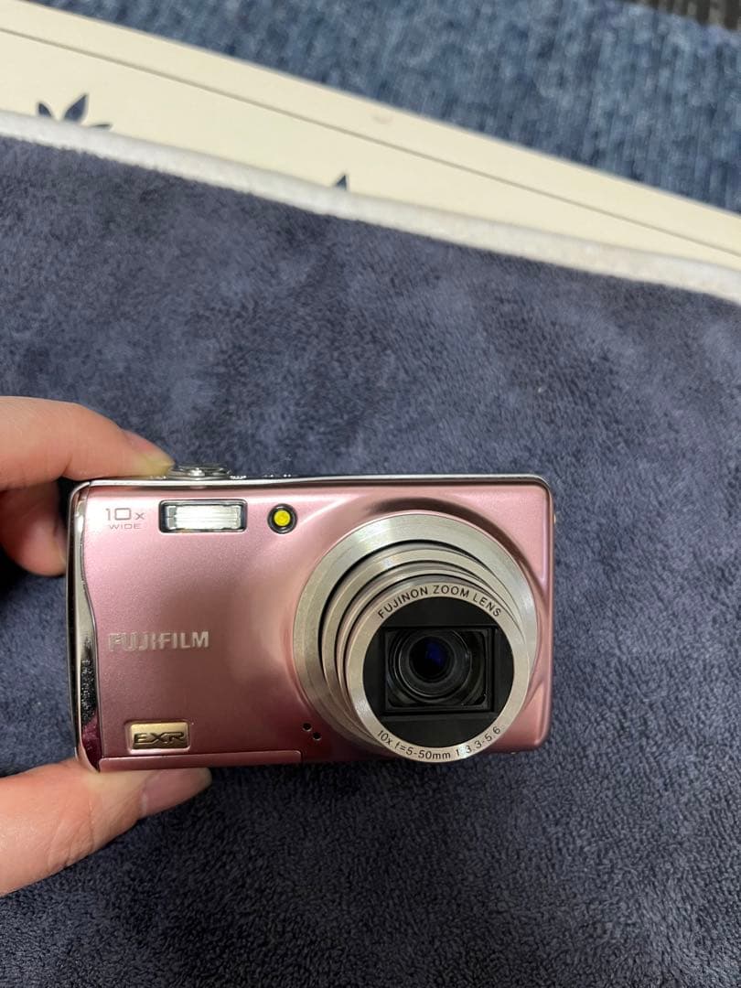 フジフィルム FinePix F70EXR ピンク