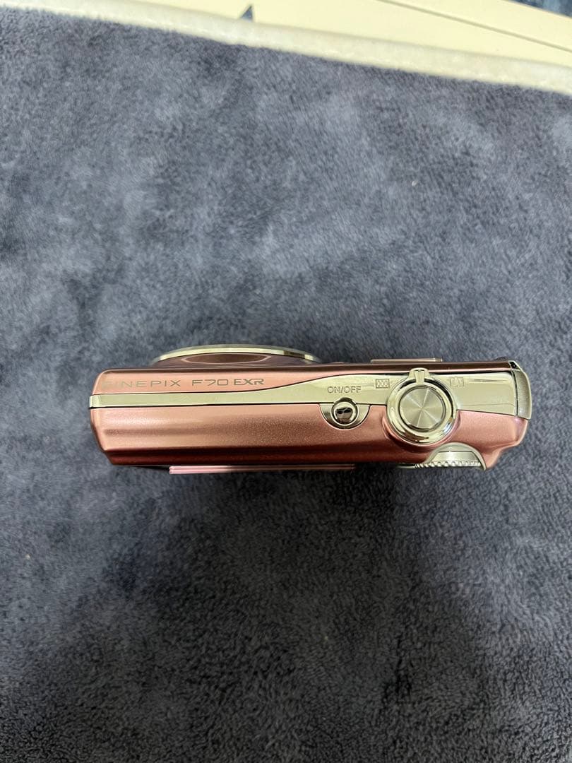 フジフィルム FinePix F70EXR ピンク
