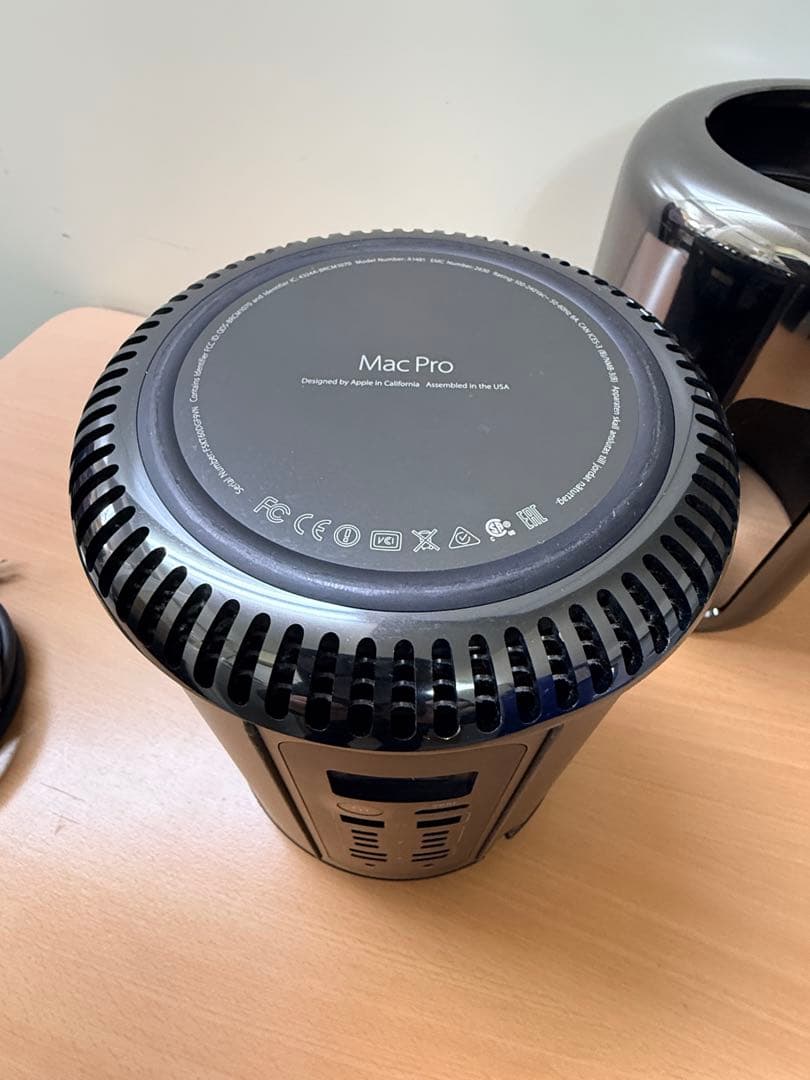 MacPro （Late2013）メモリ64GB　SSD 2TB 6コア