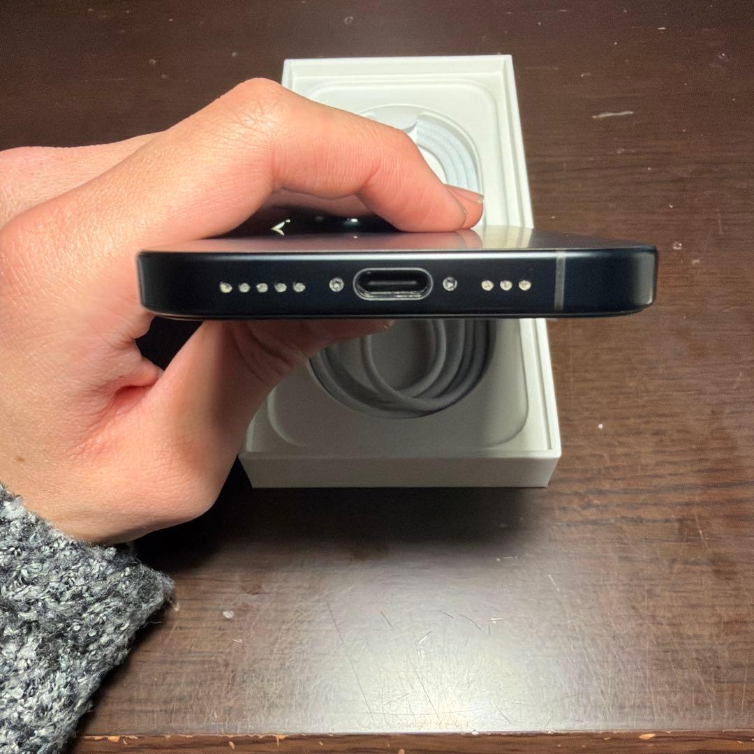 極美品　iPhone 16 pro ブラック　128GB