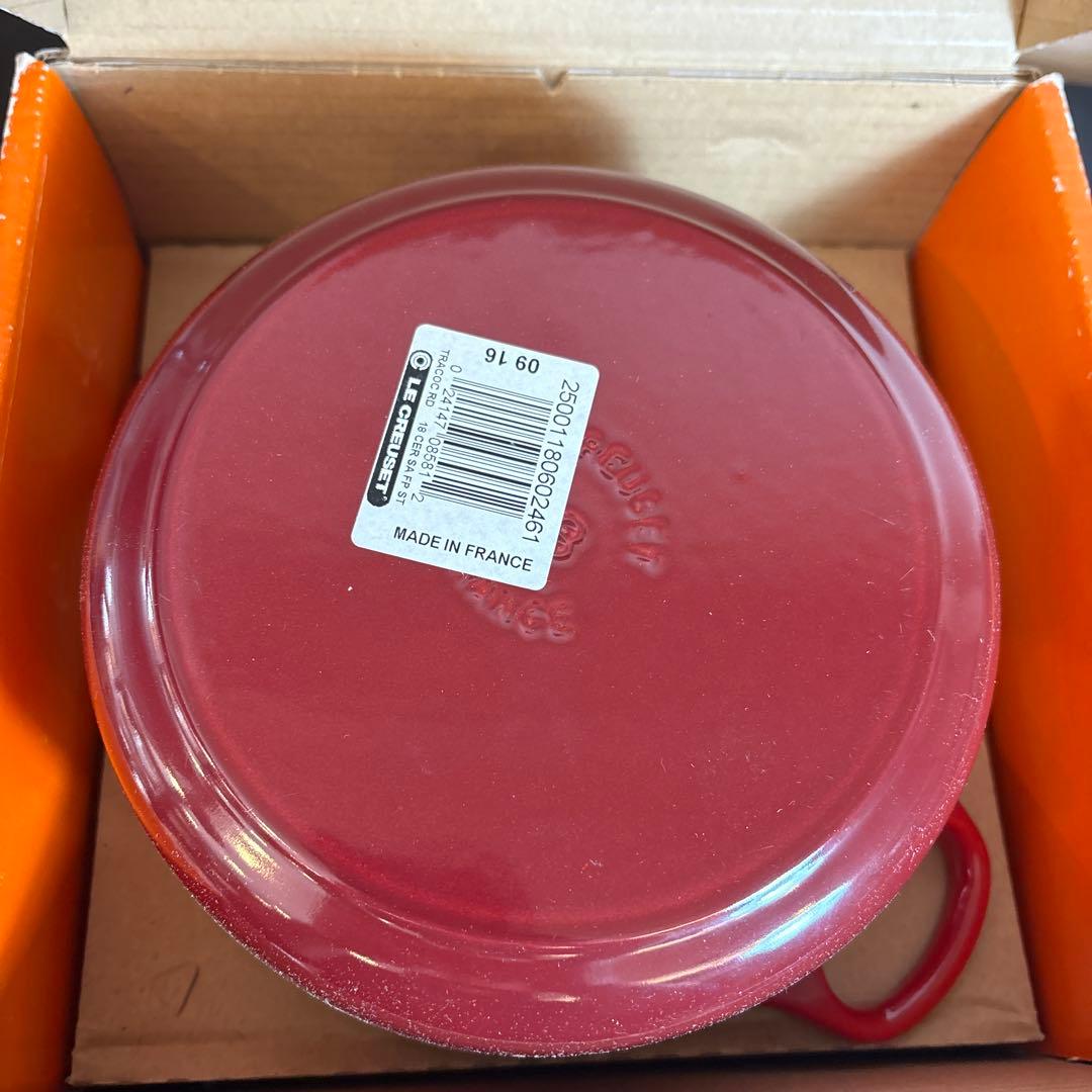 ル・クルーゼ ココットロンド18cm 未使用 鍋