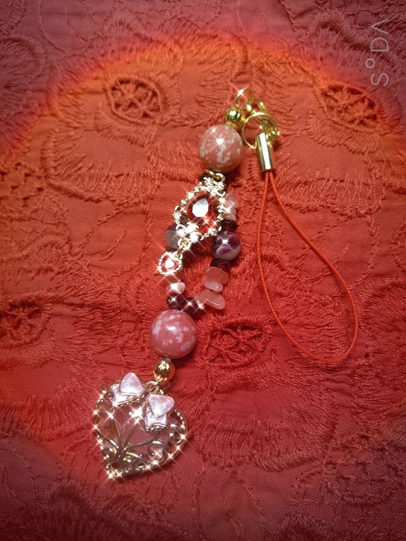 赤い糸伝説/運命の赤い糸を引き寄せるパワーストーンストラップ