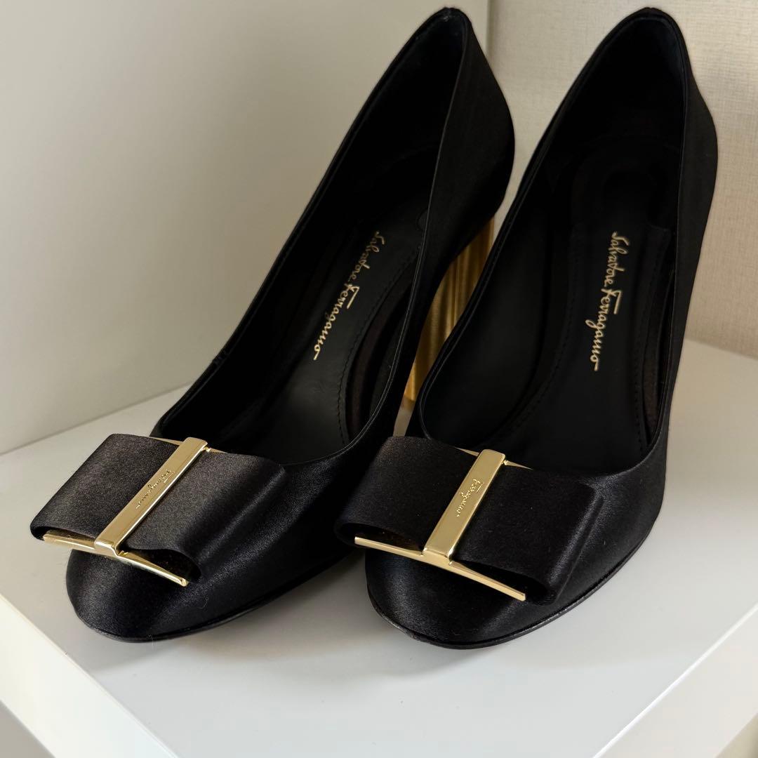 Ferragamo CAPUA85T 黒パンプス 5 1/2C