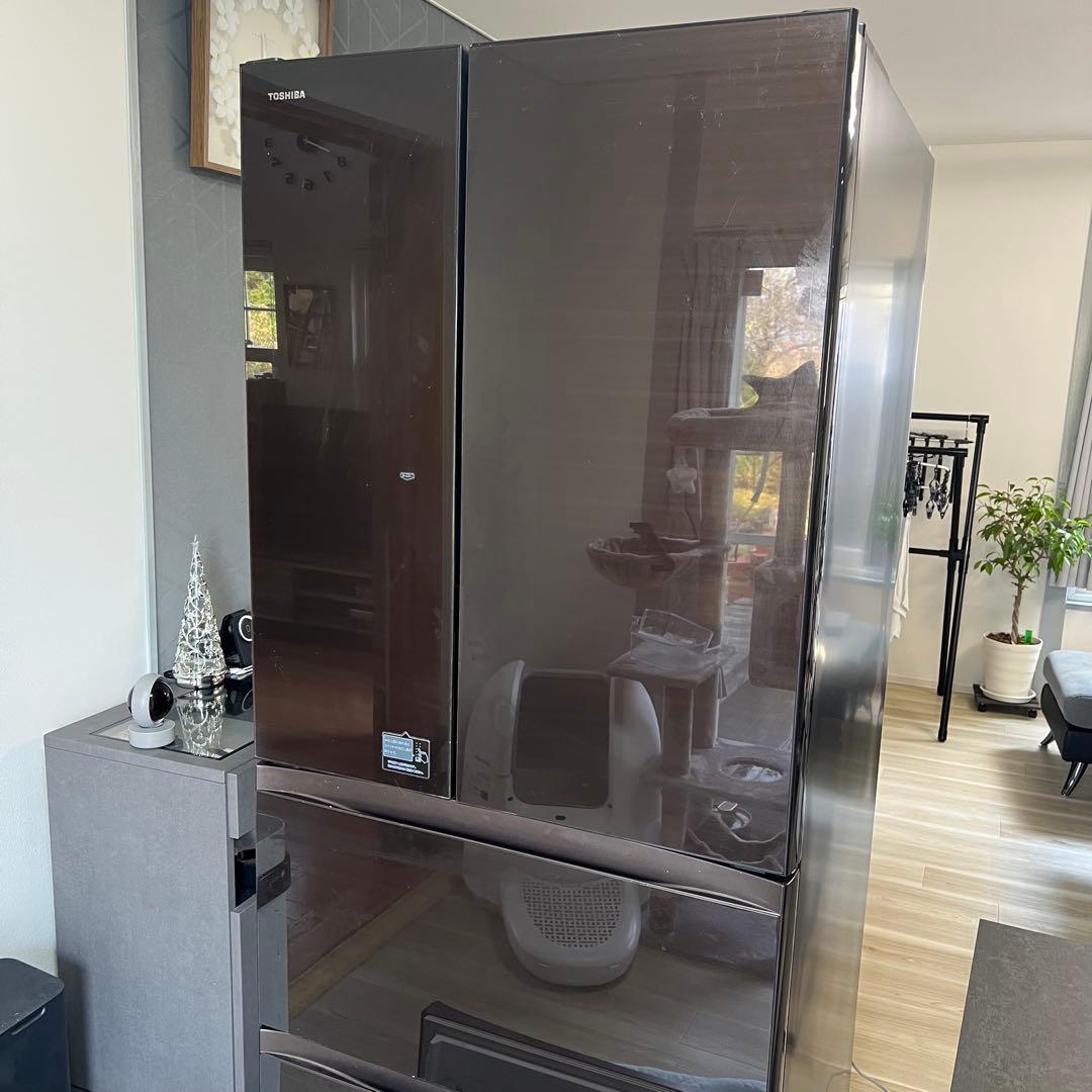 TOSHIBA ブラウン冷蔵庫 タッチ開閉付き　605L