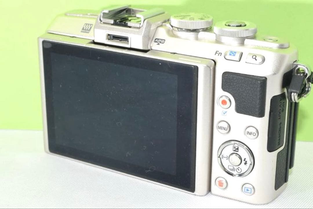 OLYMPUS E-PL7 ☆送料無料☆