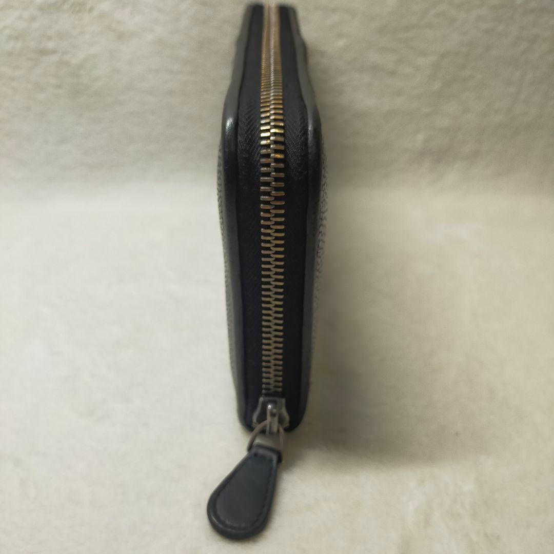 希少 ボッテガヴェネタ スティングレイ エイ革 ラウンドファスナー 黒