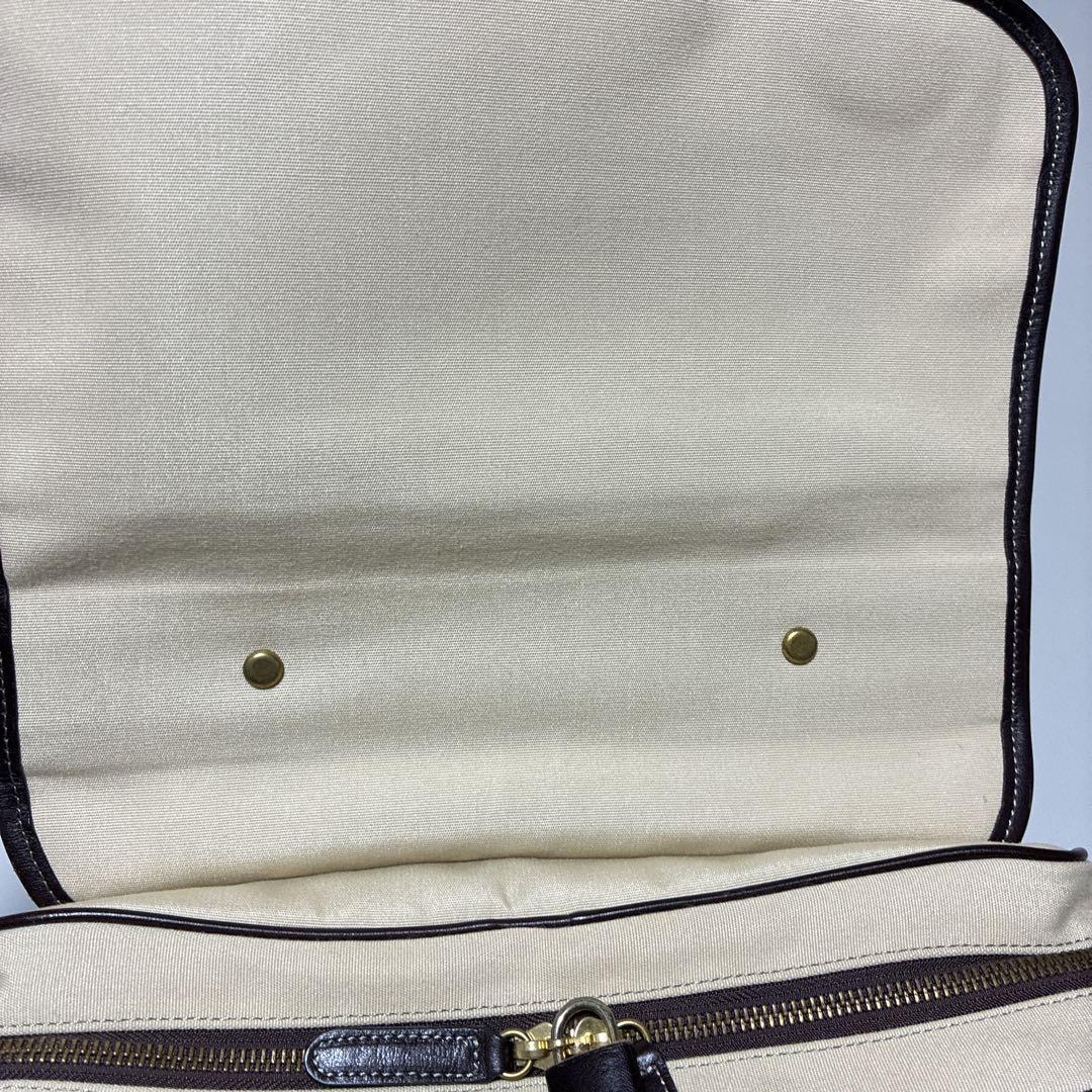 土屋鞄 ツチヤカバン メッセンジャーバッグ ショルダーバッグ 斜め掛け A4収納