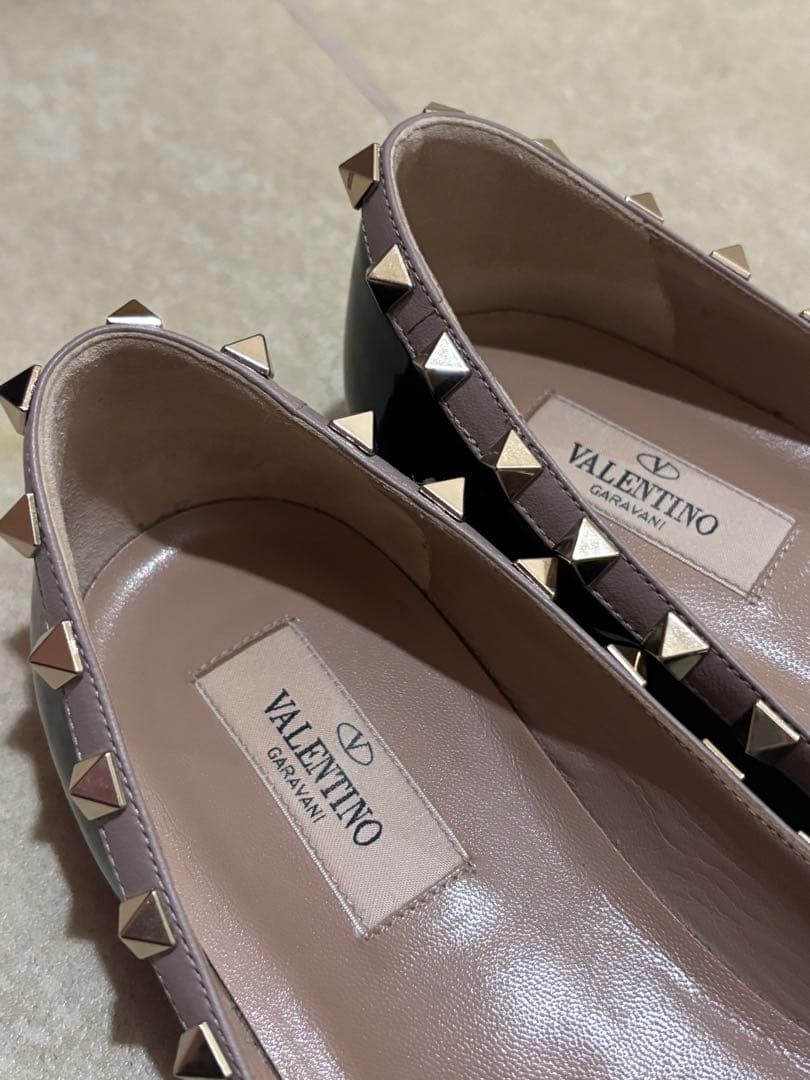 VALENTINO スタッズ付きフラットシューズ 37.5