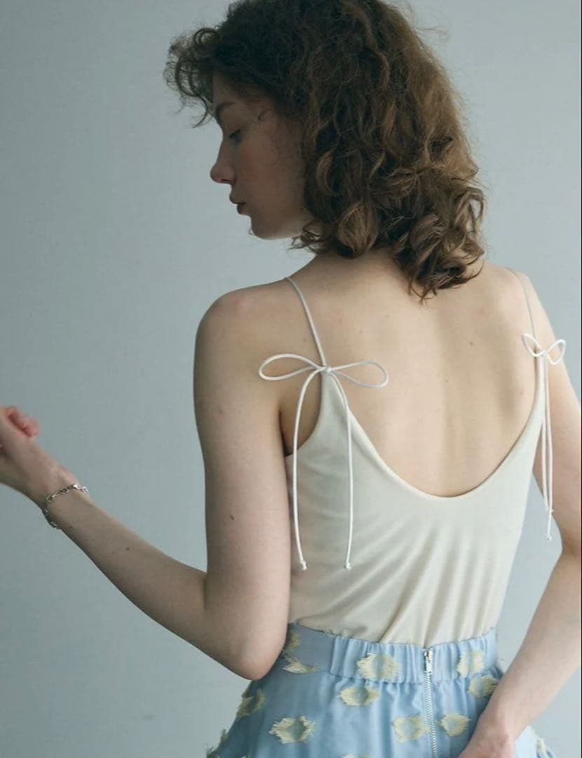 新品　cygne ベロアキャミソール Maw ホワイト サイズ０