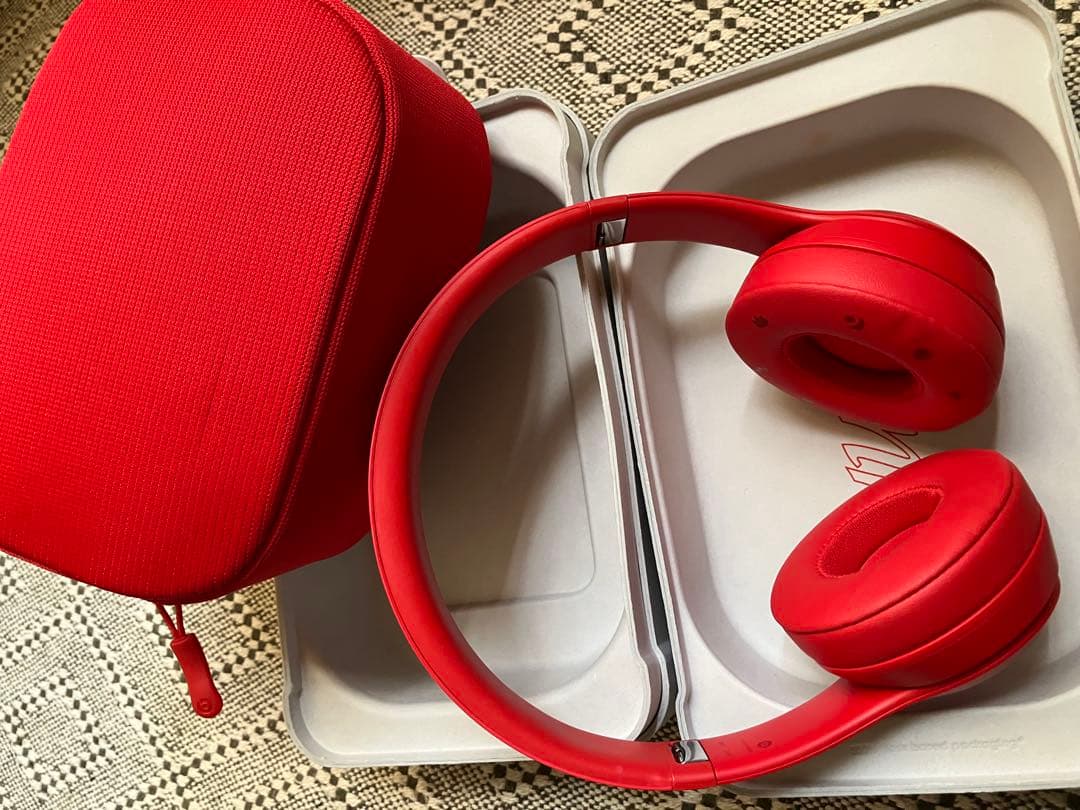 Beats Solo 4 “Ruby Red” Beats x JENNIE