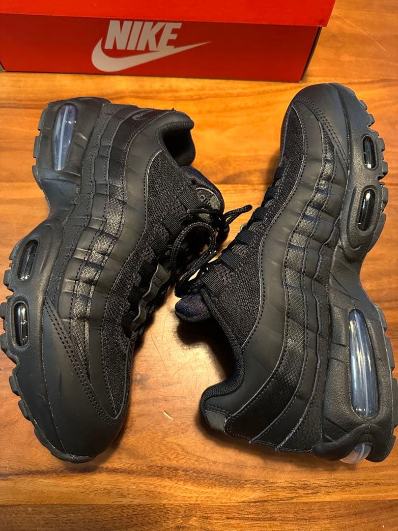 マ*ィ様 NIKE AIR MAX 95 BIG BUBBLE BLACK