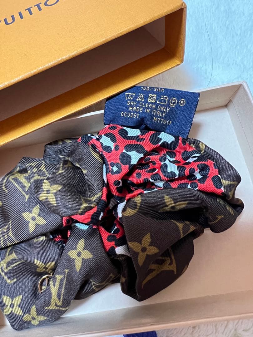 LOUIS VUITTON ヘアシュシュ モノグラム