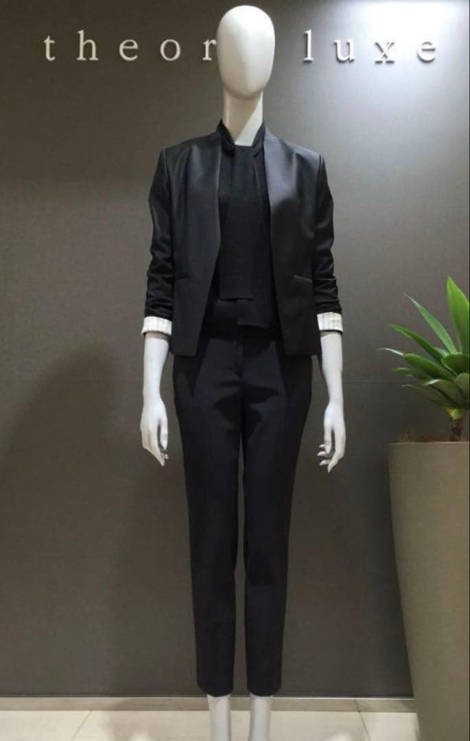 美品♡Theory luxe EXECUTIVE ノーカラー パンツスーツ 40