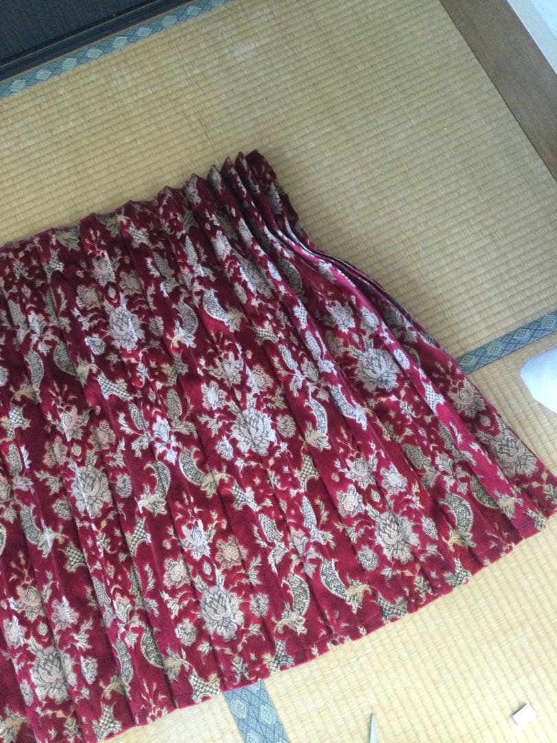 金華山バレンタイン赤　アコーディオン仮眠カーテン　左右セット　大型トラック