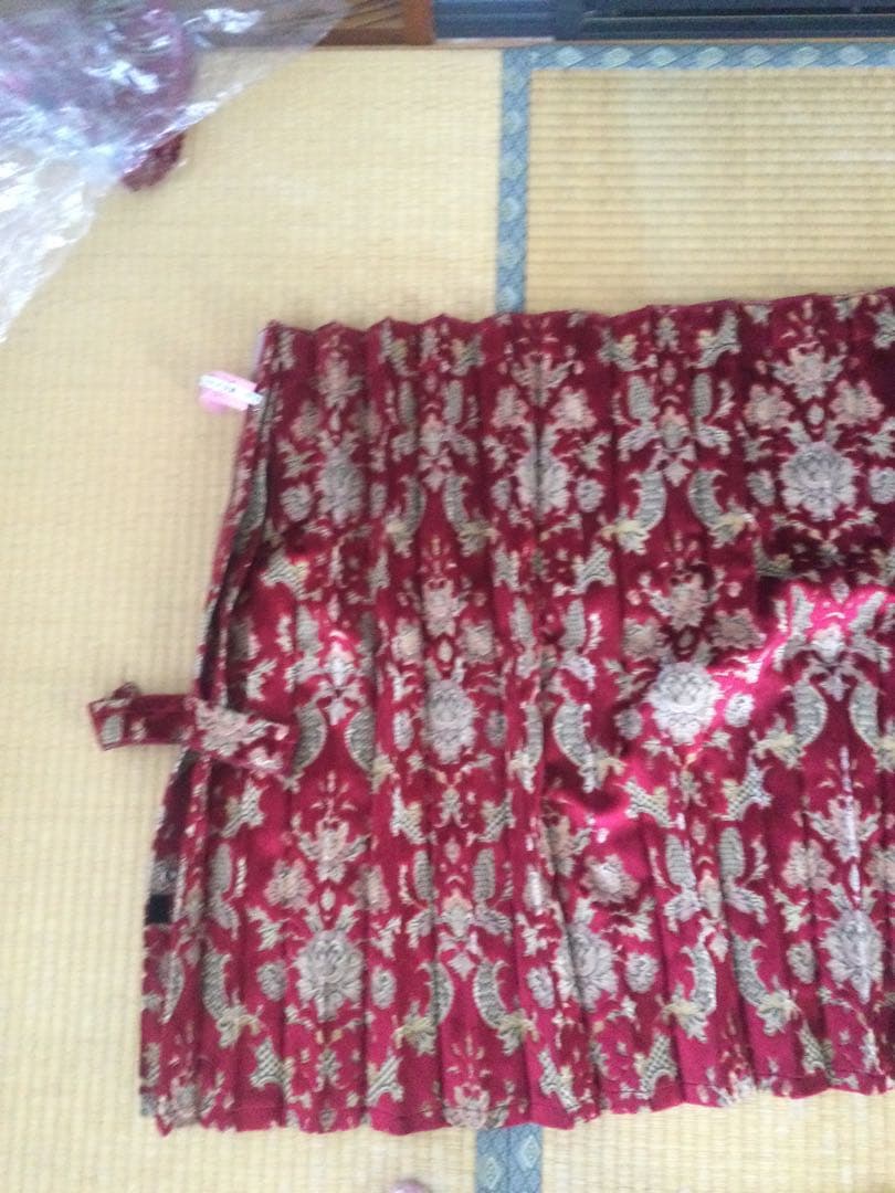 金華山バレンタイン赤　アコーディオン仮眠カーテン　左右セット　大型トラック