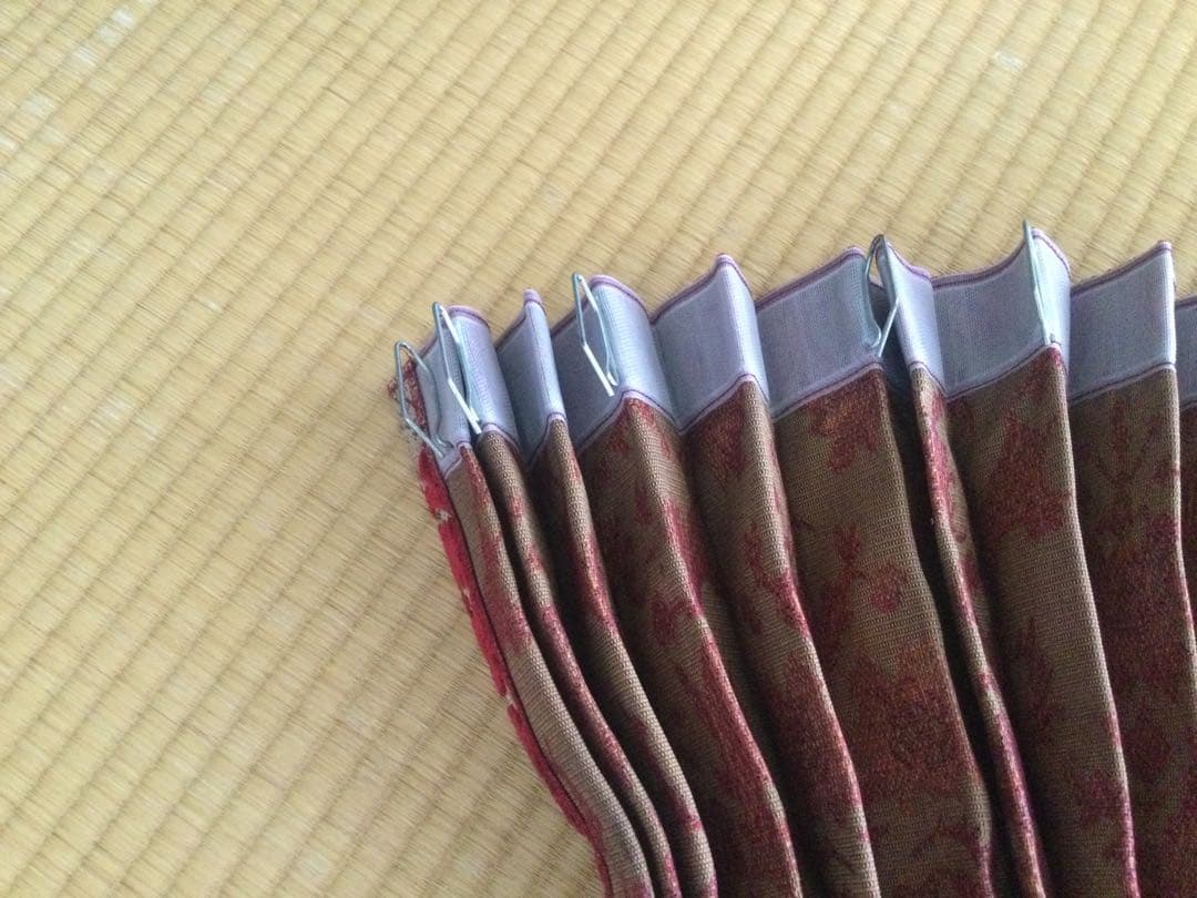 金華山バレンタイン赤　アコーディオン仮眠カーテン　左右セット　大型トラック