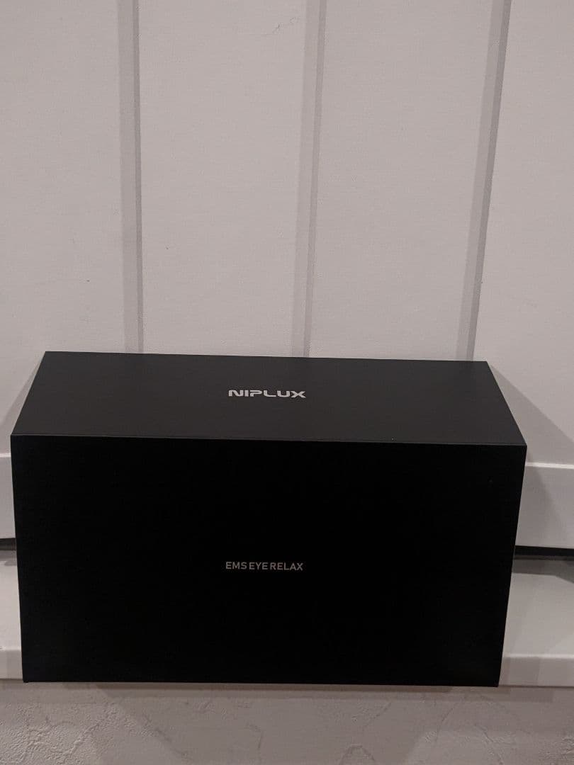 【新品】　NIPLUXニップラックス EMS EYE RELAX アイリラックス