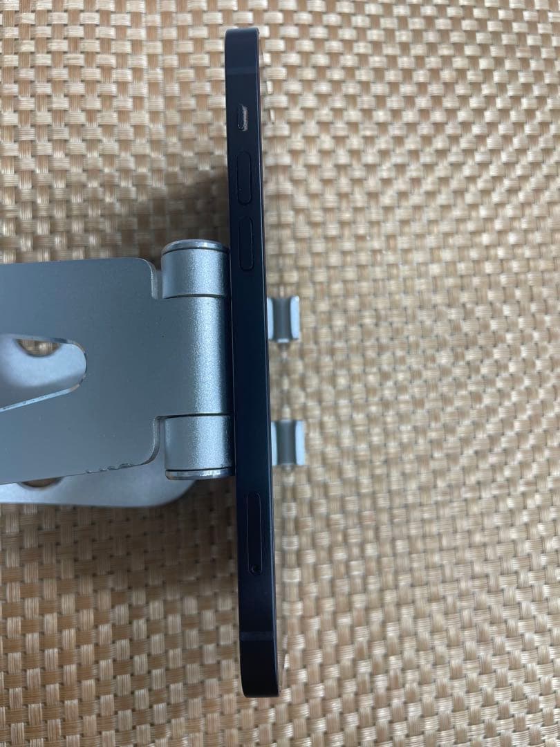 iPhone 12 64 GB ブラックSIMフリー【5648】