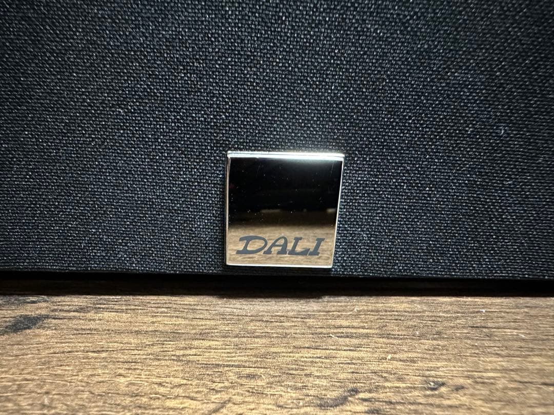 美品　DALI センタースピーカー ZENSOR VOKAL ホワイト